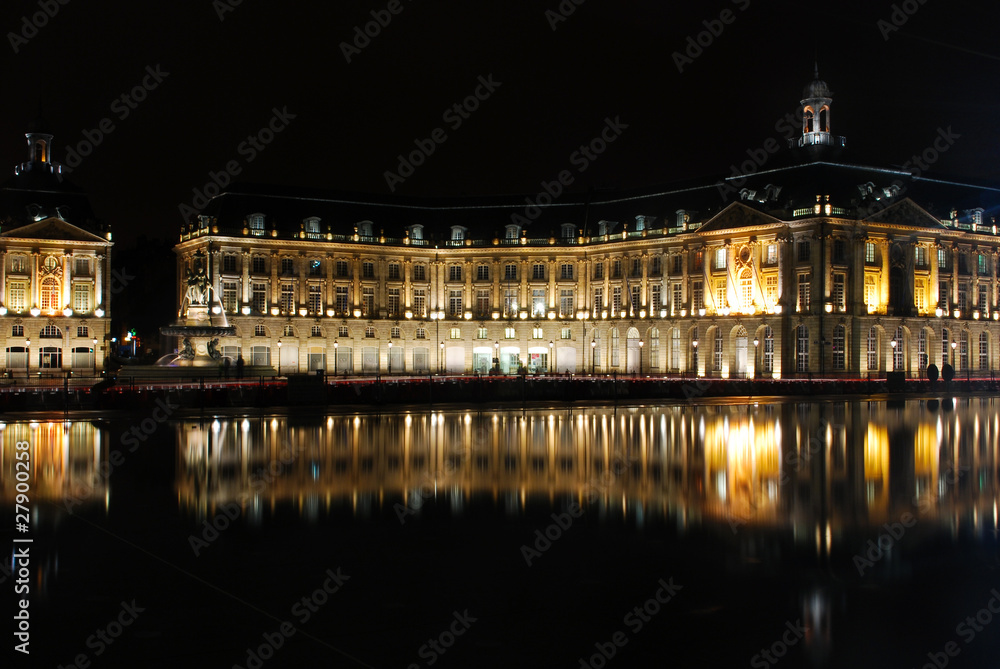 Nuit à la Place de la Bourse à Bordeaux