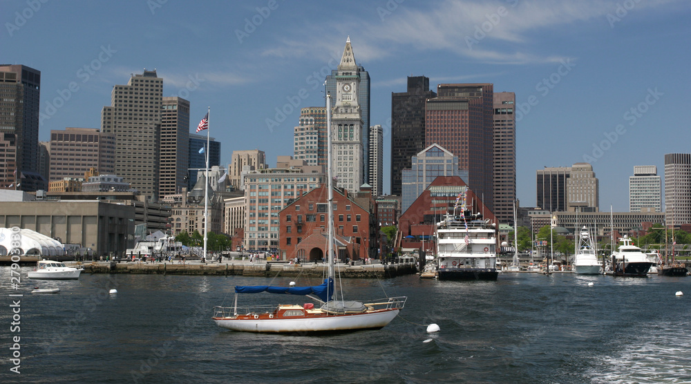 Fototapeta premium Boats in Boston harbor, USA