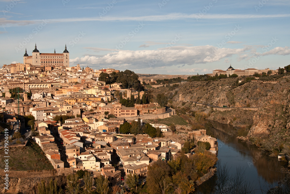 Naklejka premium Nice view on Toledo and part od Tag river