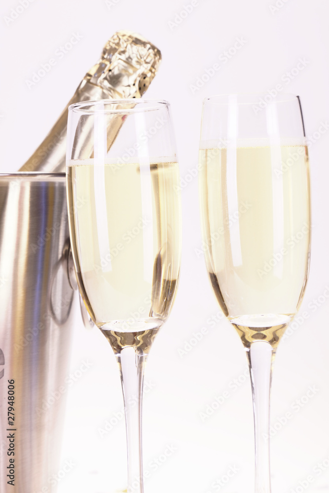 Champagne and party! Champagne and party!