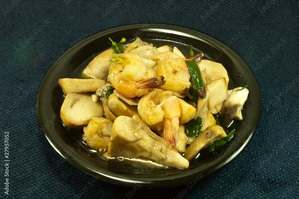 Fried mushroow with Oyster sauce Fried mushroow with Oyster sauce