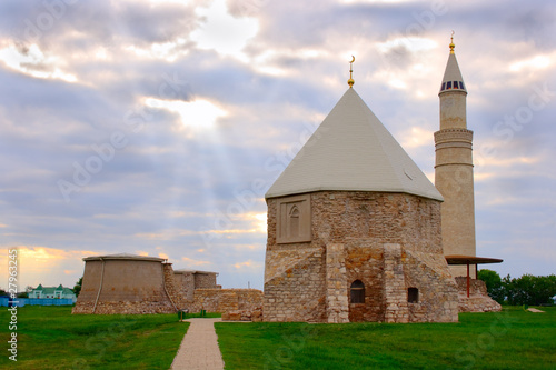 East mausoleum and the Cathedral mosque on a decline.