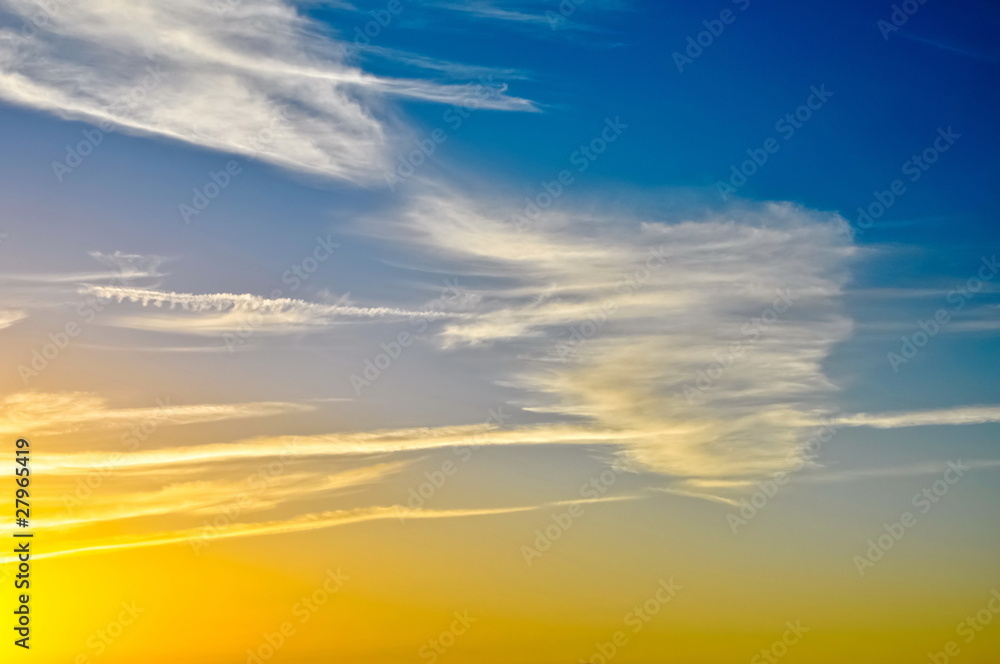 Fototapeta premium Sonne und Wolken