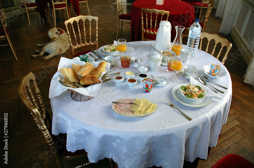 table petit dejeuner chambre d'hotes