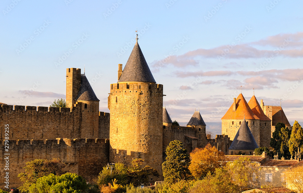 les tours de la cité de carcassonne les tours de la cité de carcassonne