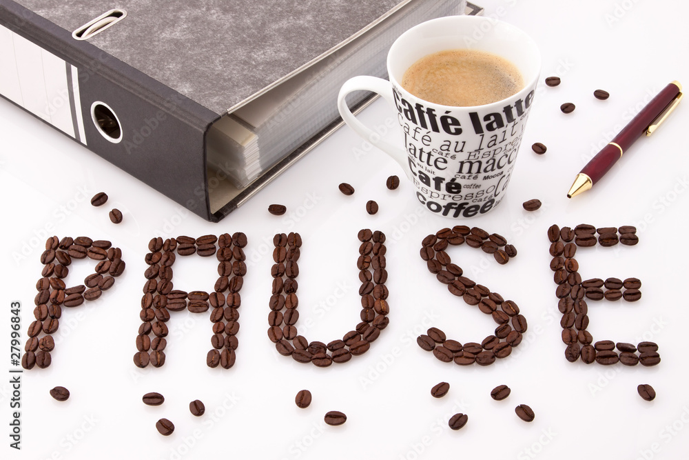 Kaffee Pause - am Schreibtisch im Büro Stock-Foto | Adobe Stock