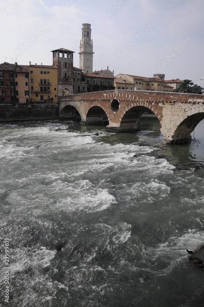 Ponte Pietra und Dom in Verona