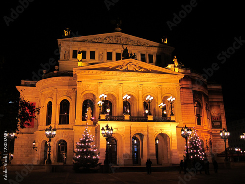 Frankfurter Alte Oper bei Nacht zur Weihnachtszeit