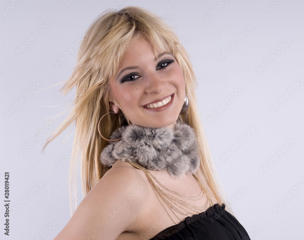 portrait jolie femme souriante portrait jolie femme souriante