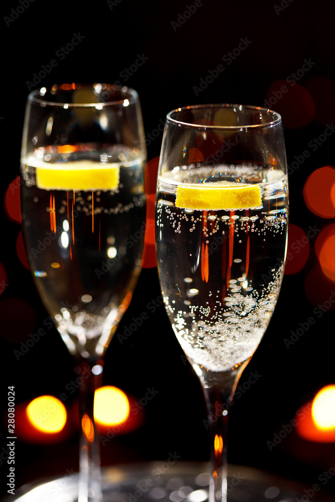 flutes of champagne flutes of champagne