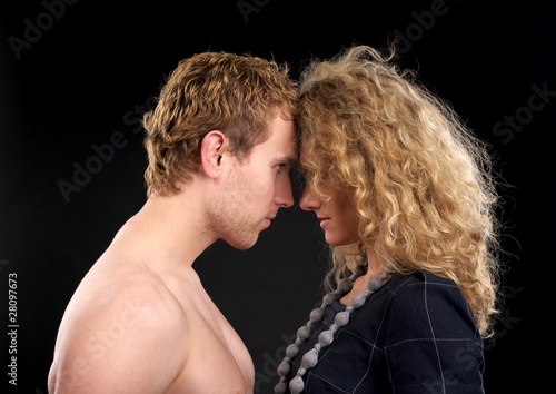 Εκτύπωση καμβά Attractive couple gazing each other's eyes