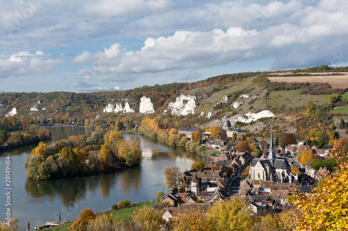 Tableau sur toile Paysage d'automne sur la ville des Andelys en bord de Seine