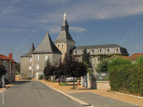 Village d’Etagnac ; Charente, Limousin photo