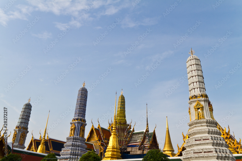 Fototapeta premium The temple Wat phra kaeo in the Grand palace area, one of the ma