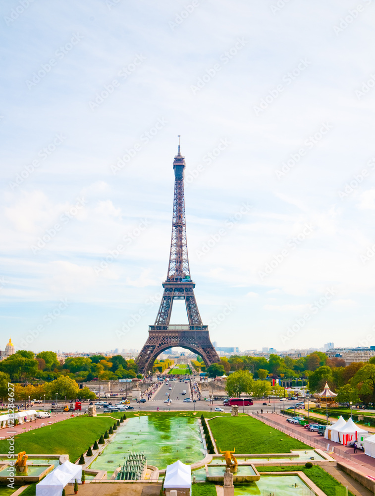 Fototapeta premium Paris, the beautiful Eiffel Tower.