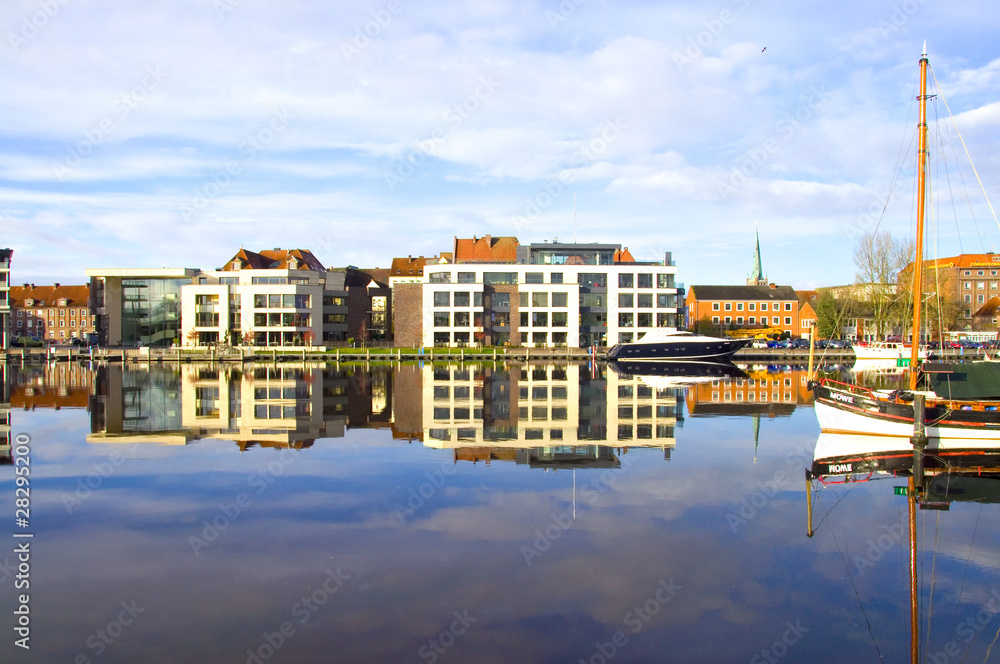 Fototapeta premium Hafen in Emden - Nordsee