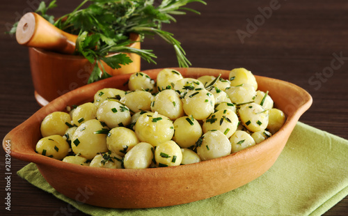 Small potatoes with herbs