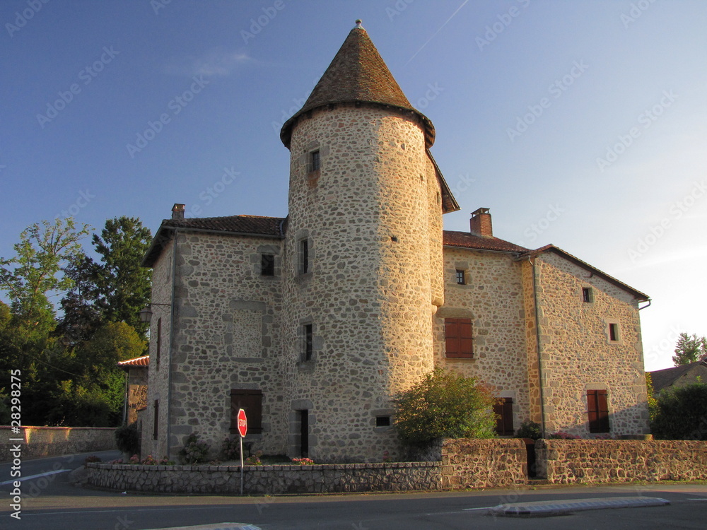 Village de Pluviers ; Charente, Limousin, Périgord