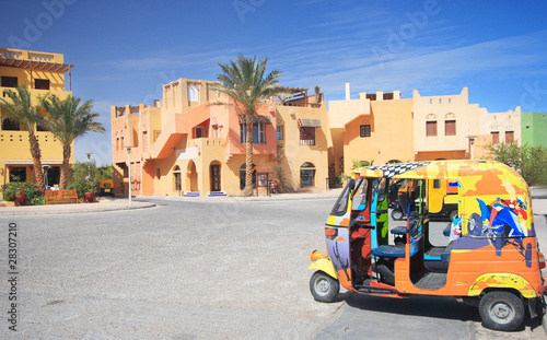 Obraz na płótnie City square in El-Gouna w salonie
