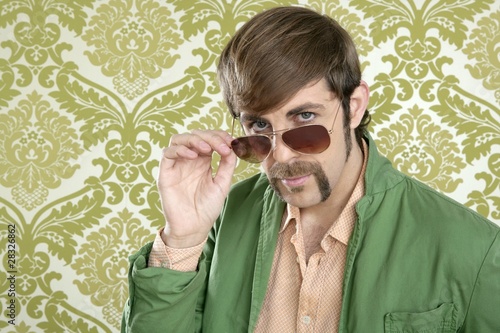 Obraz na plátně geek retro salesperson man funny mustache