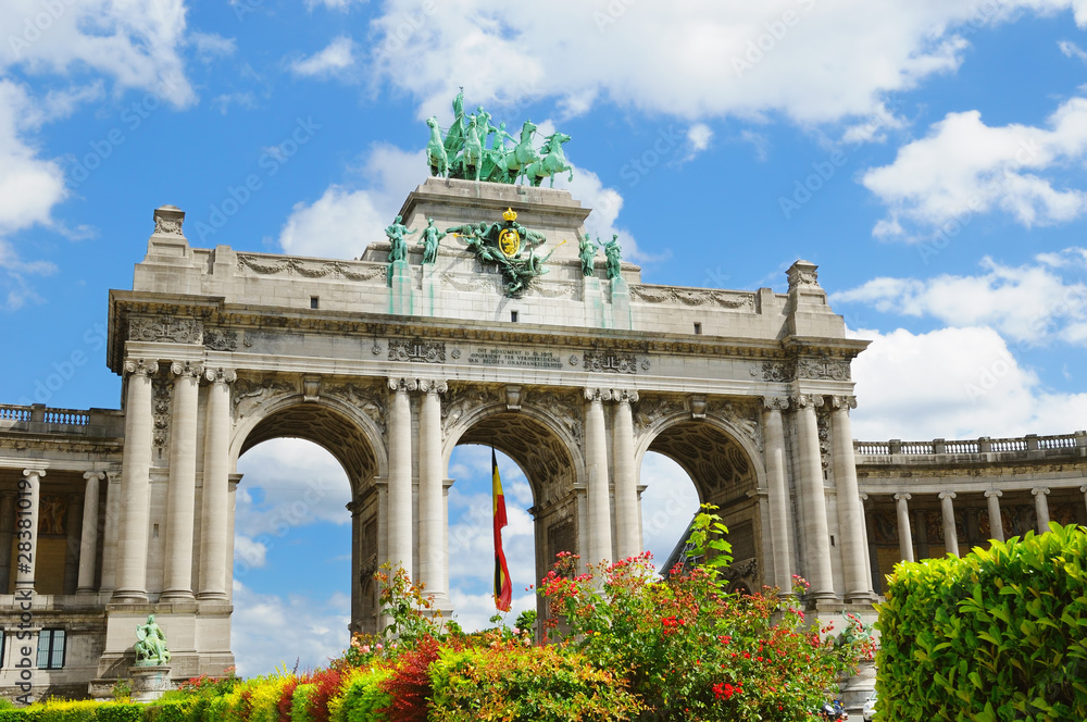 Obraz premium Triumph Arch in Cinquantennaire Parc in Brussels