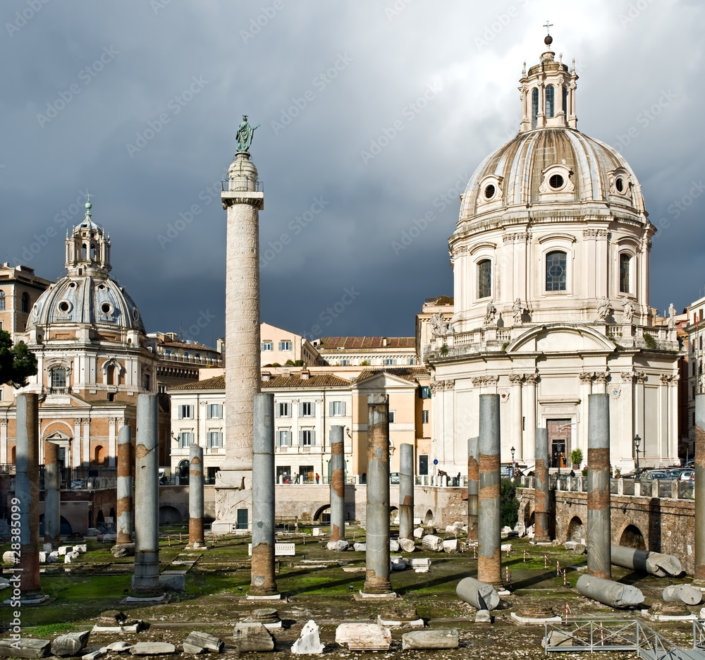 Colonna Traiana e rovine della Basilica Ulpia, Roma
