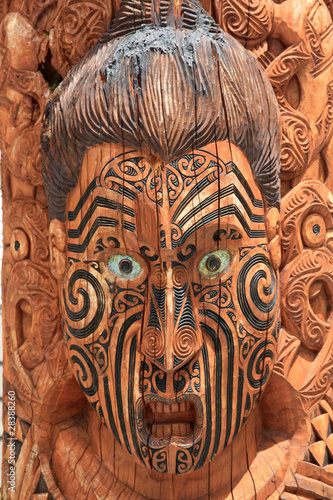 Masque maori