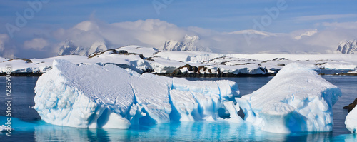 Bild auf Leinwand Huge iceberg in Antarctica