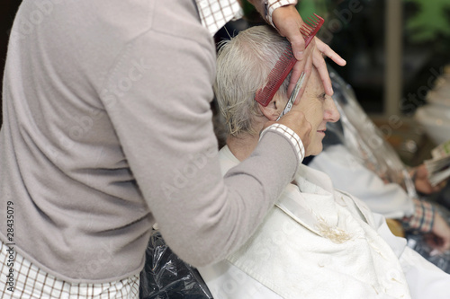 senior woman at the hairdresser photo