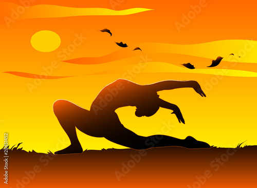 Ragazza che pratica yoga al tramonto