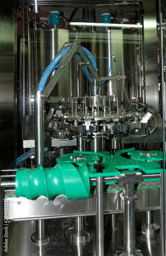 Italy wine: automatic bottling line