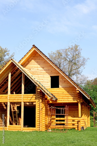 Ecological wooden cottage © wojtek