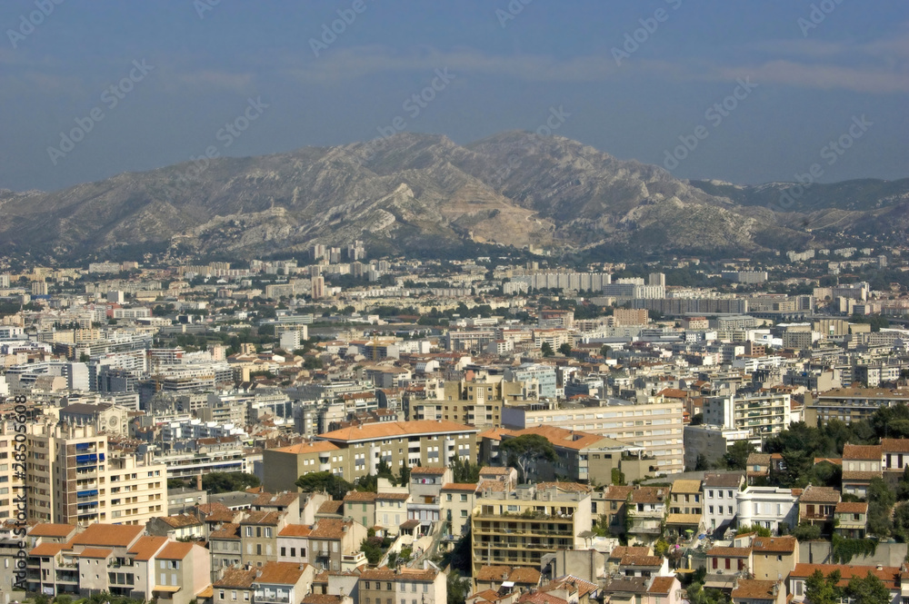 Blick von Notre-Dame de la Garde über Marseille
