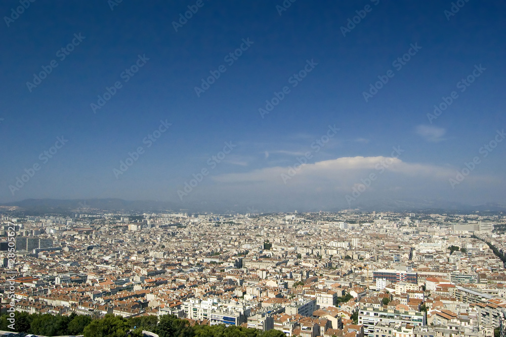Blick von Notre-Dame de la Garde über Marseille