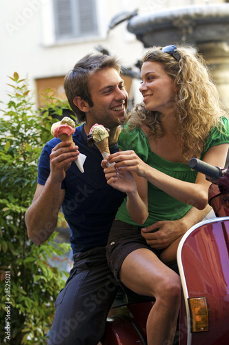 coppia con gelato