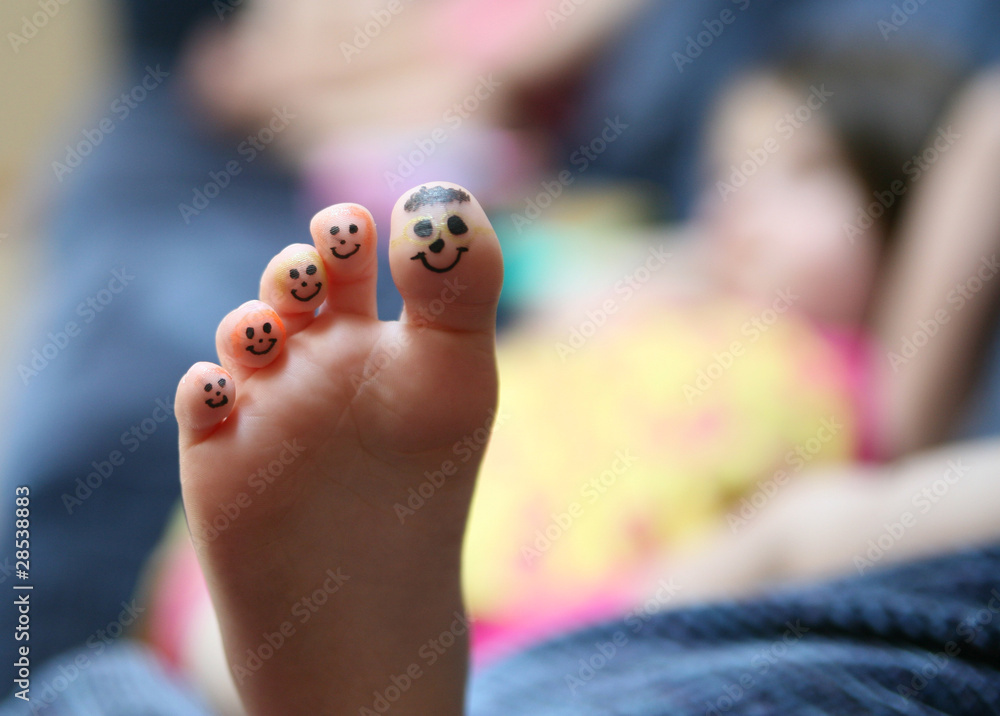 Fototapeta premium Funny face toes