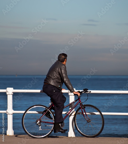 Hombre en bicicleta