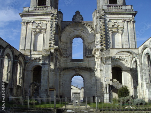 Aux pieds des abbatiales angériennes