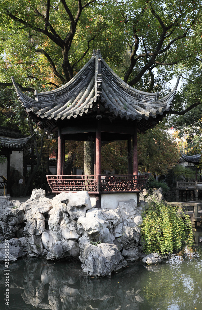 Naklejka premium Pavilion in the Yuyuan Garden in Shanghai, China