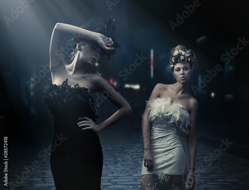 Canvas Print Vogue style photo of an amazing girls