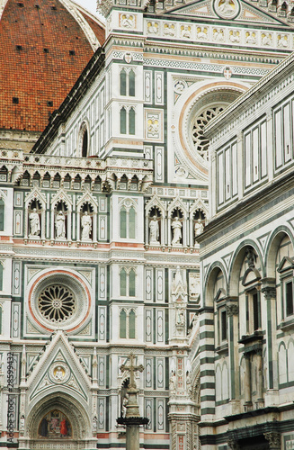 The dome of Florence, architectural details. Italy © salajean