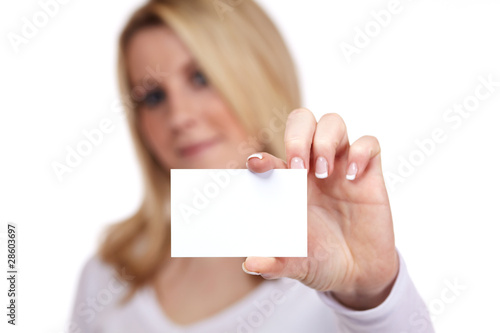 Frau mit Visitenkarte