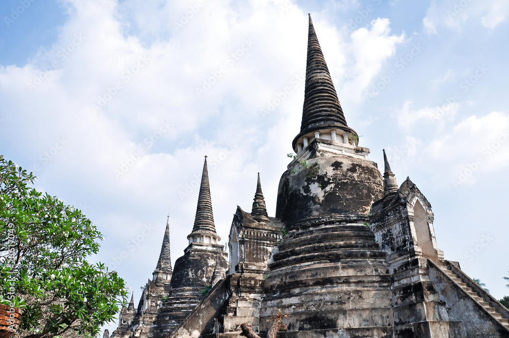 Fototapeta premium Ruin Pagoda in Thailand