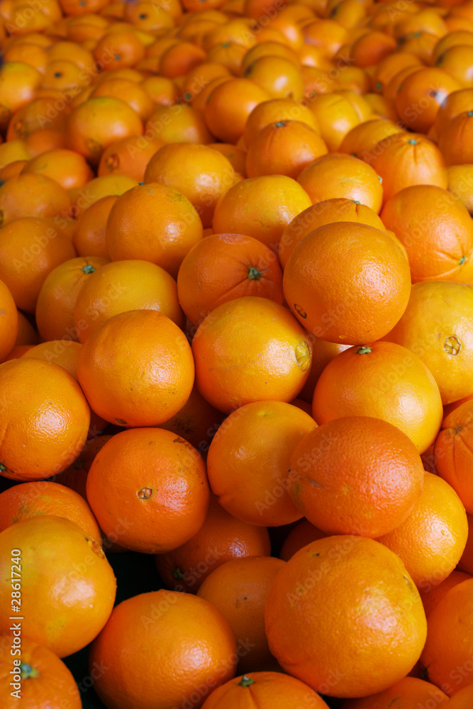 pile of navel oranges