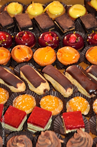plateau de gourmandises sucrées - assortiment desserts