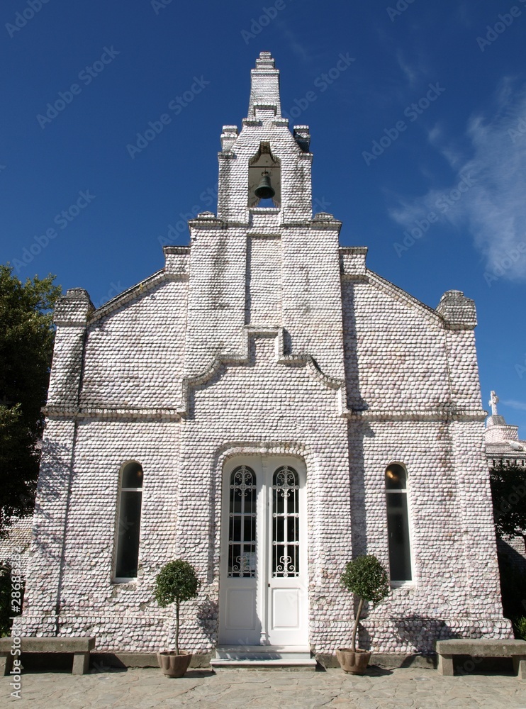 Naklejka premium iglesia blanca