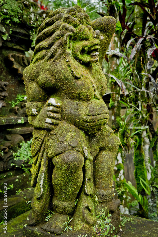 Fototapeta premium statue of hindu deamon