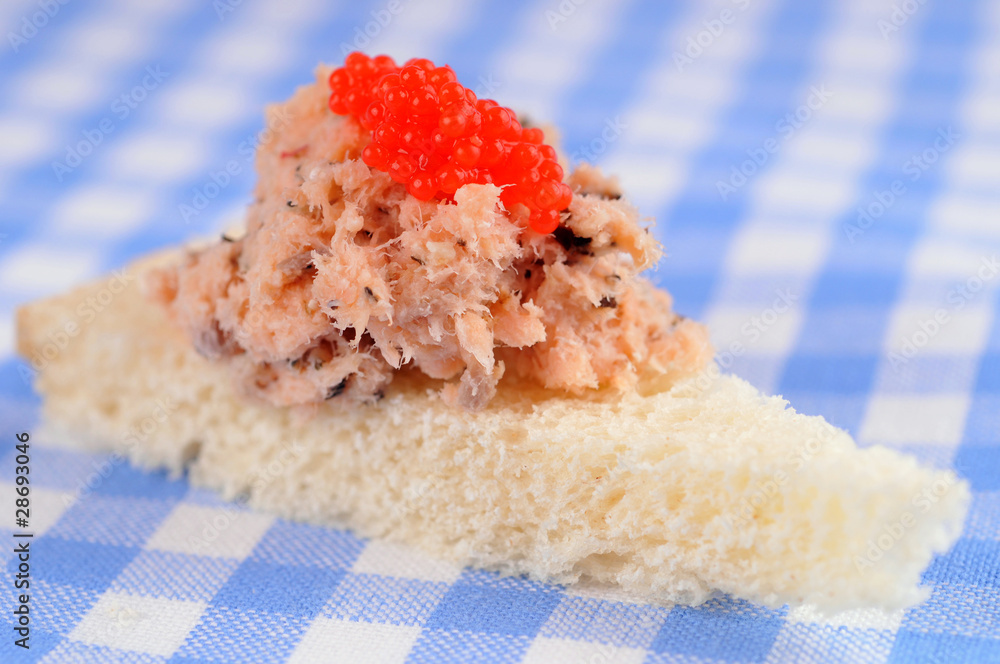 Oeufs de lump et rillettes de saumon Stock Photo Adobe Stock