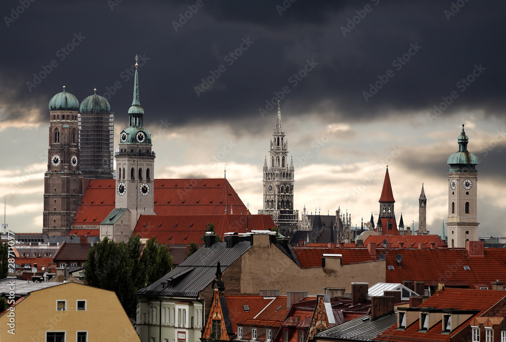Obraz premium Gewitter über München