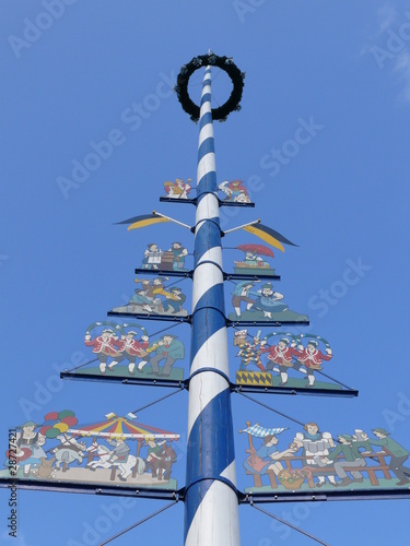 Maibaum auf dem Viktualienmarkt in München